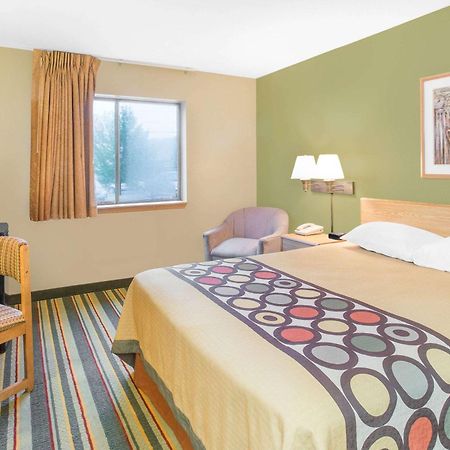 Super 8 By Wyndham East Moline Ξενοδοχείο Εξωτερικό φωτογραφία