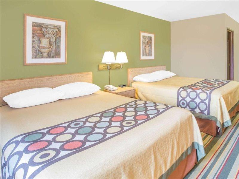 Super 8 By Wyndham East Moline Ξενοδοχείο Εξωτερικό φωτογραφία