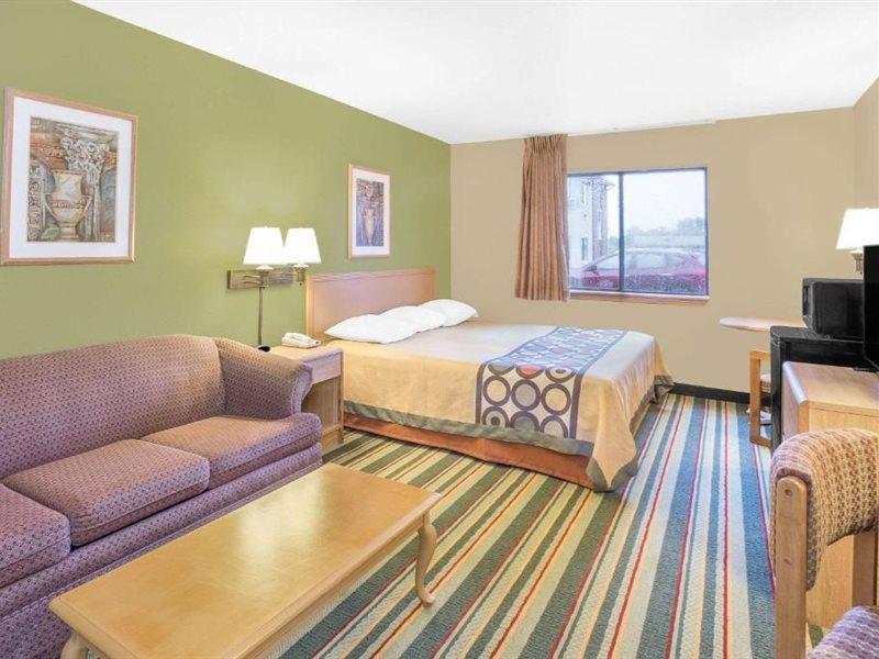 Super 8 By Wyndham East Moline Ξενοδοχείο Εξωτερικό φωτογραφία