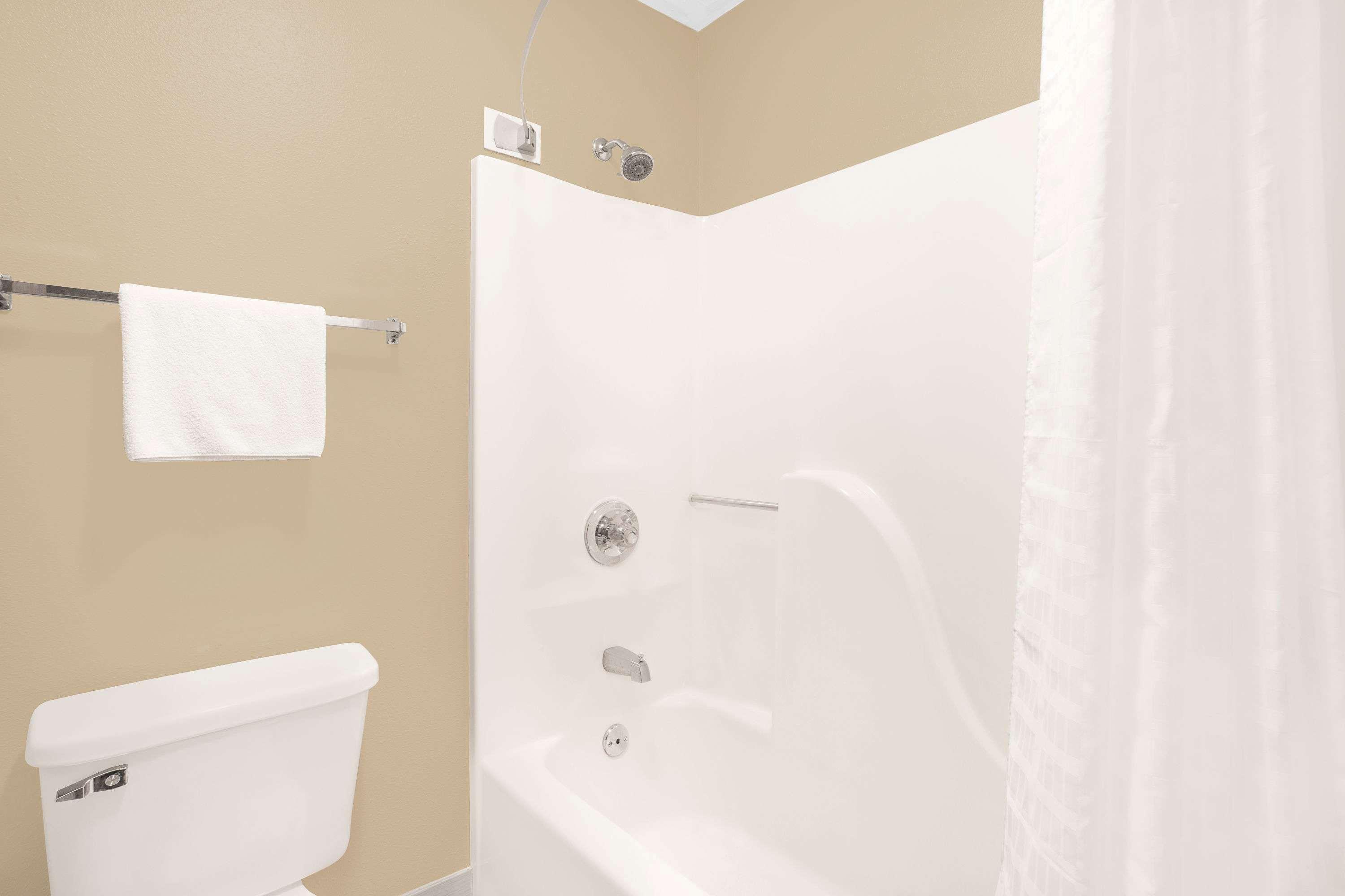 Super 8 By Wyndham East Moline Ξενοδοχείο Εξωτερικό φωτογραφία