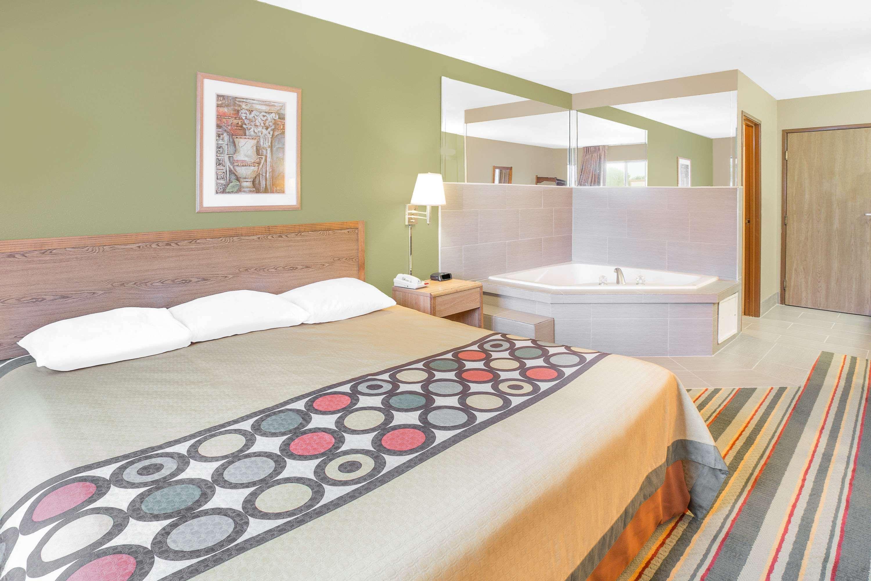 Super 8 By Wyndham East Moline Ξενοδοχείο Εξωτερικό φωτογραφία