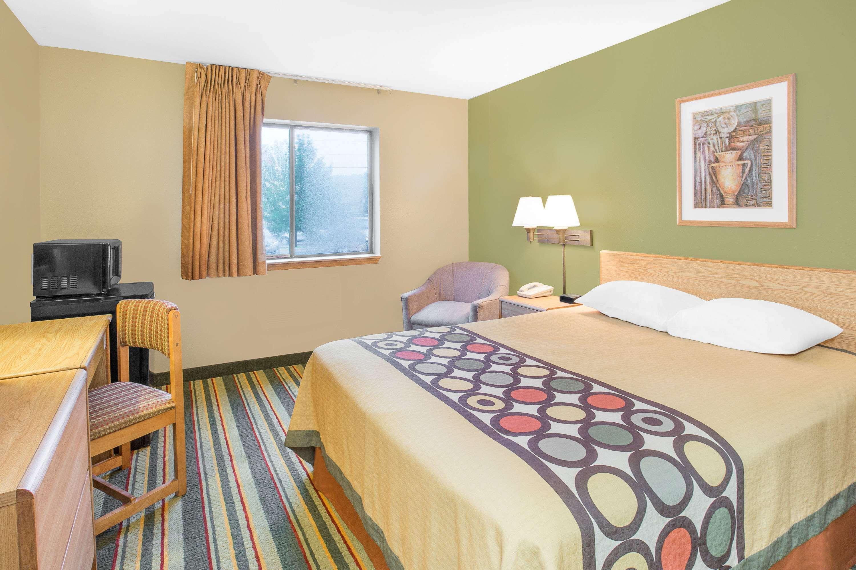 Super 8 By Wyndham East Moline Ξενοδοχείο Εξωτερικό φωτογραφία