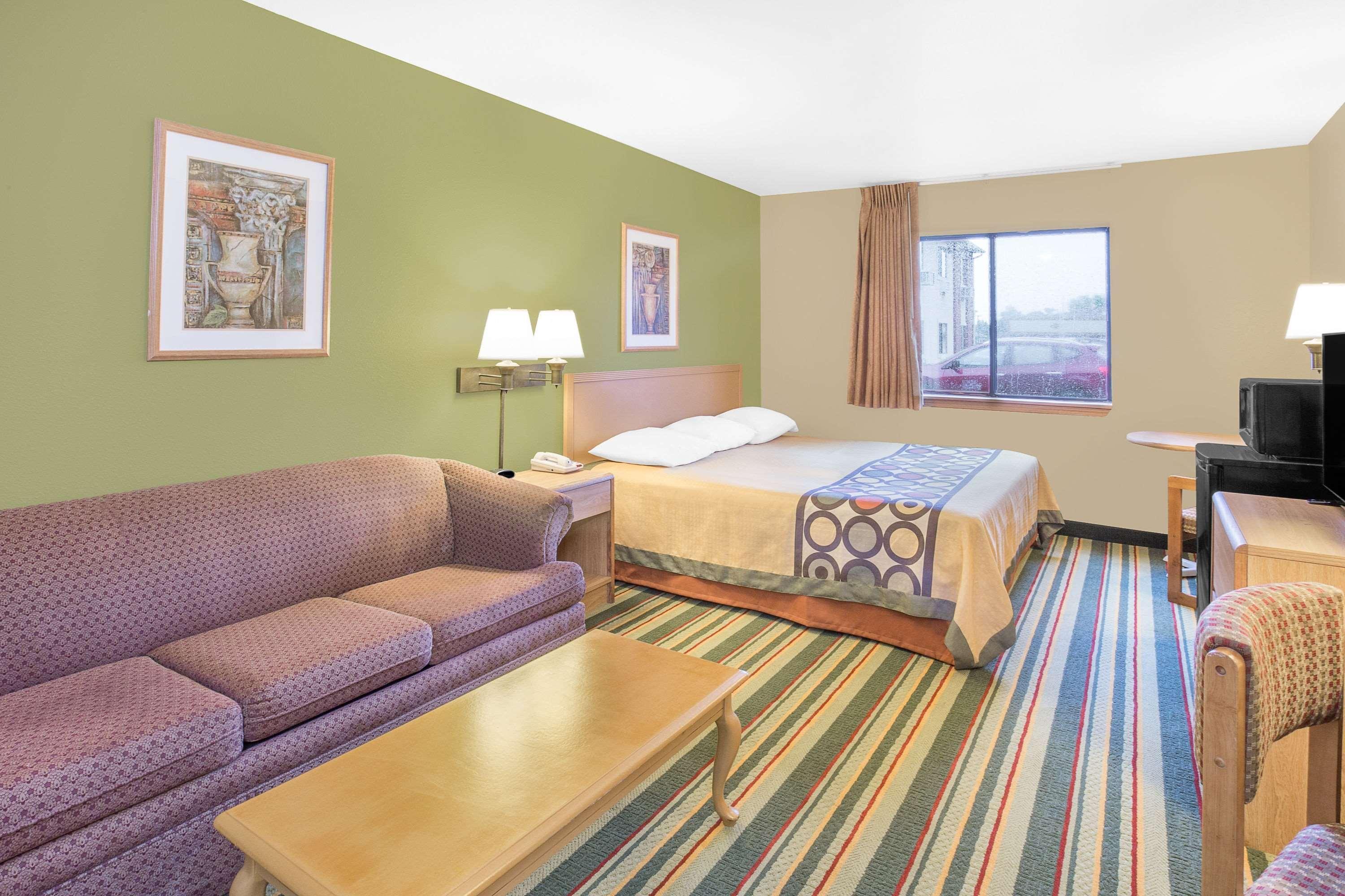 Super 8 By Wyndham East Moline Ξενοδοχείο Εξωτερικό φωτογραφία