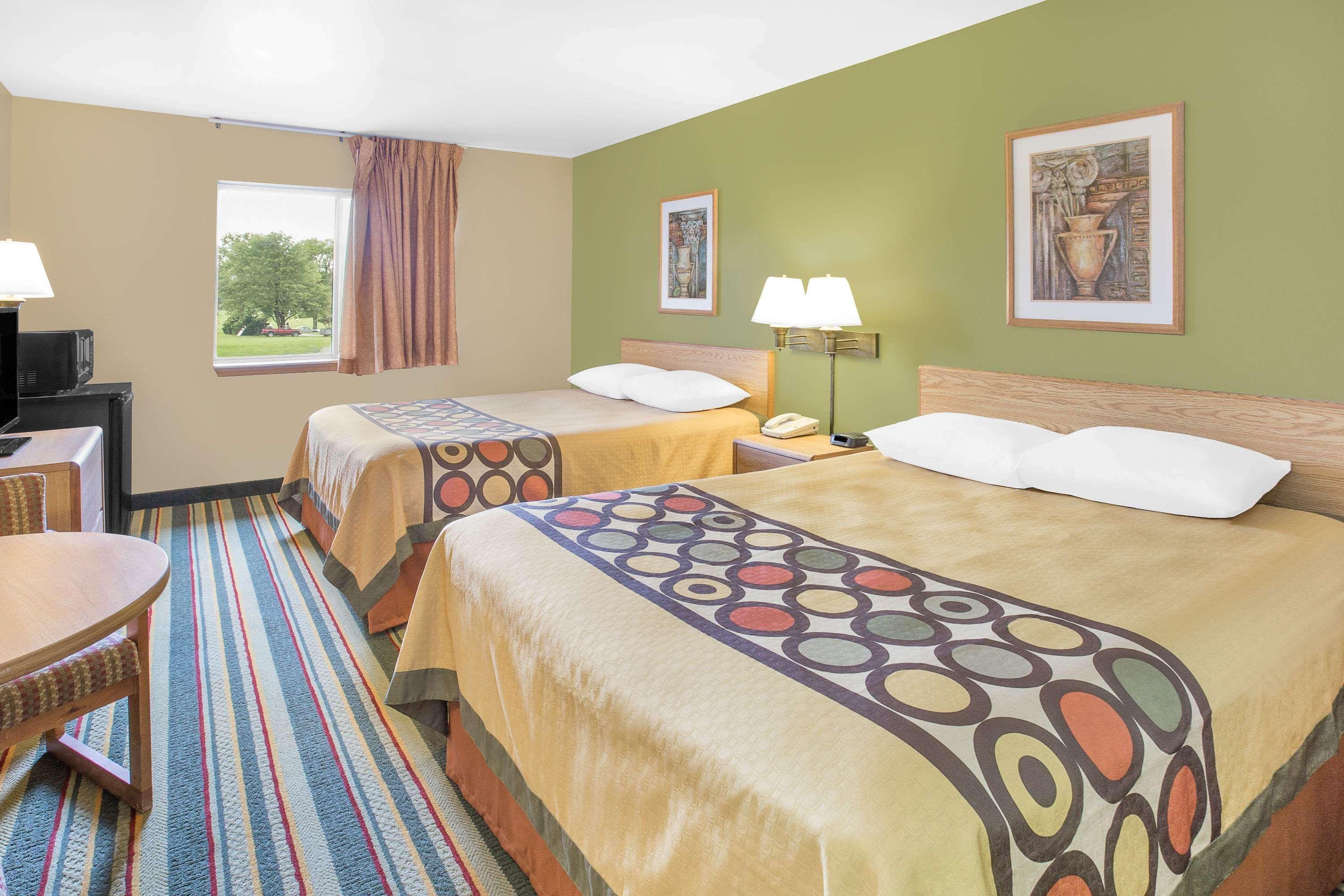 Super 8 By Wyndham East Moline Ξενοδοχείο Εξωτερικό φωτογραφία