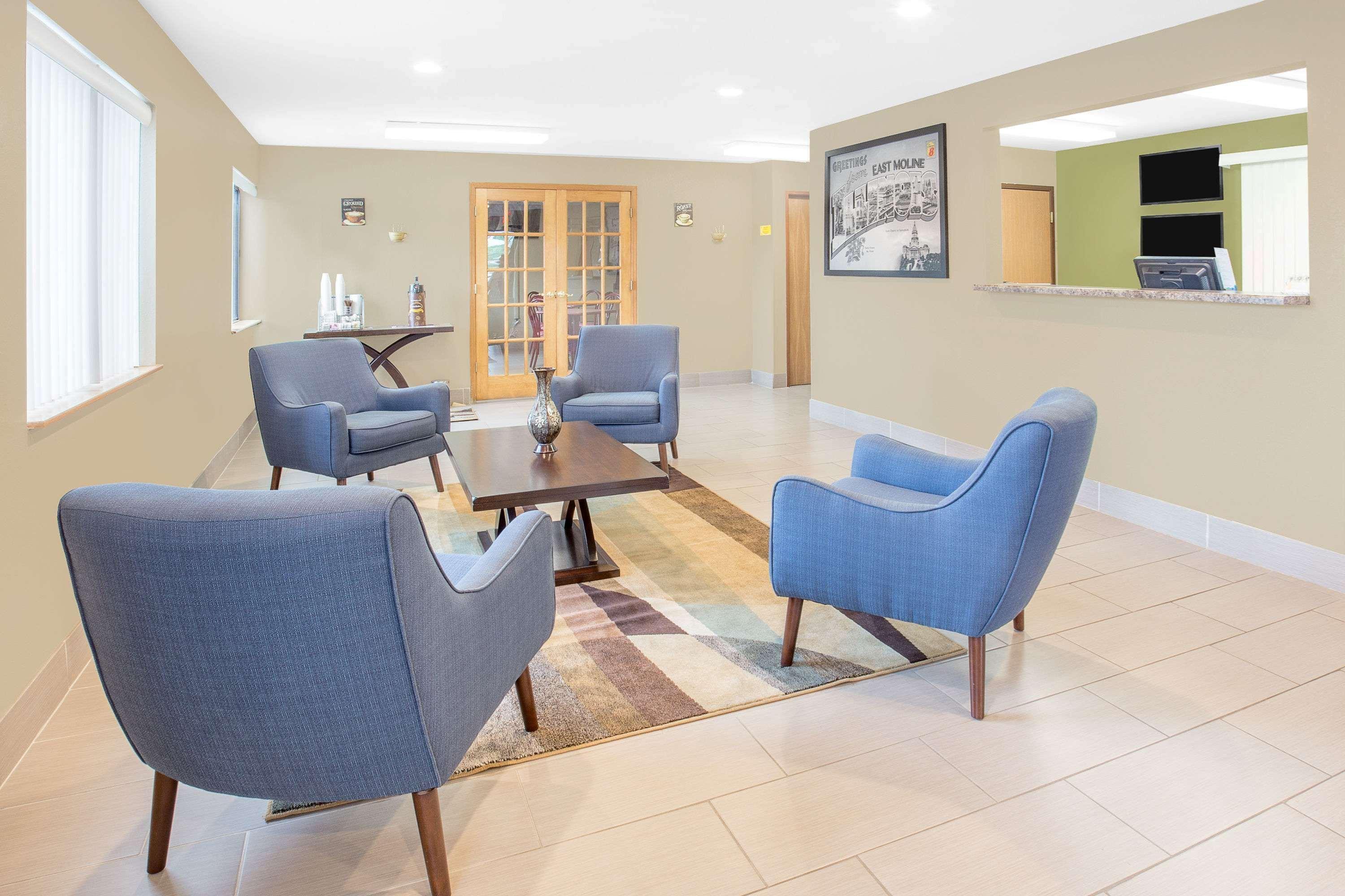 Super 8 By Wyndham East Moline Ξενοδοχείο Εξωτερικό φωτογραφία